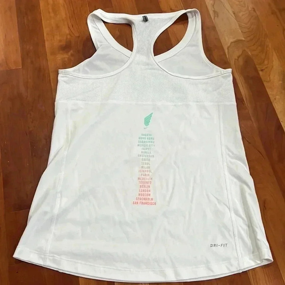 (5)Nike  athletic tank - Picture 3 of 3
